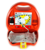 Desfibrilador Primedic HeartSave AS abierto con electrodos