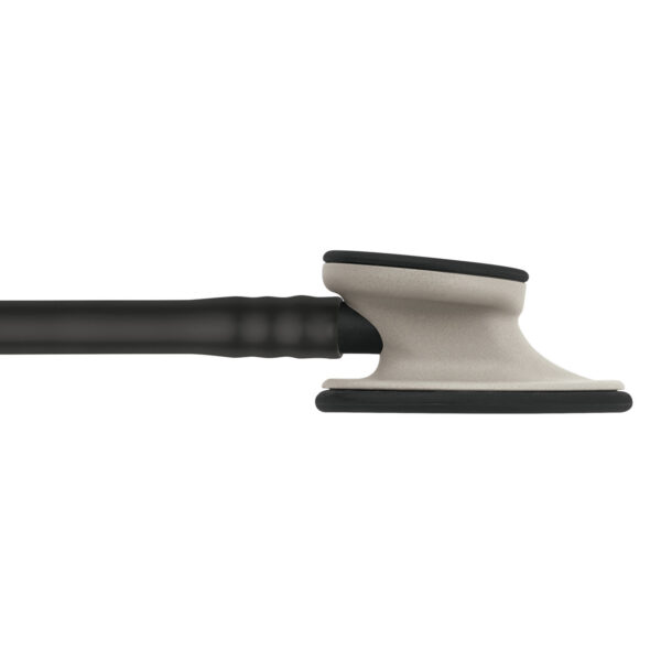 Detalle de la pieza torácica del estetoscopio Littmann Lightweight II SE 2450 negro