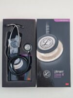 Estetoscopio Littmann Classic III en su caja abierta
