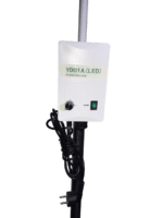 Lámpara YD01A LED: detalle de etiqueta, regulador de intensidad e interruptor